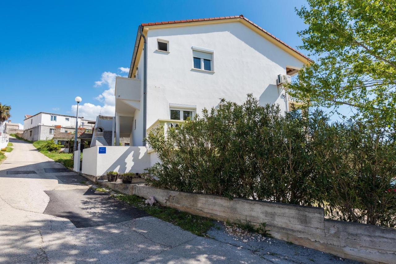 Apartments Marko Dominik Ražanac Exterior foto